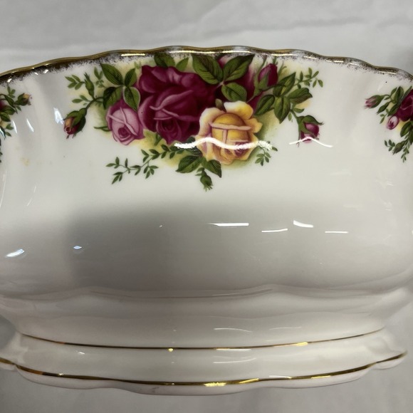 ROYAL ALBERT SERVING SALAD BOWL 11" OLD COUNTRY ROSES GOLD RIM - Picture 8 of 8